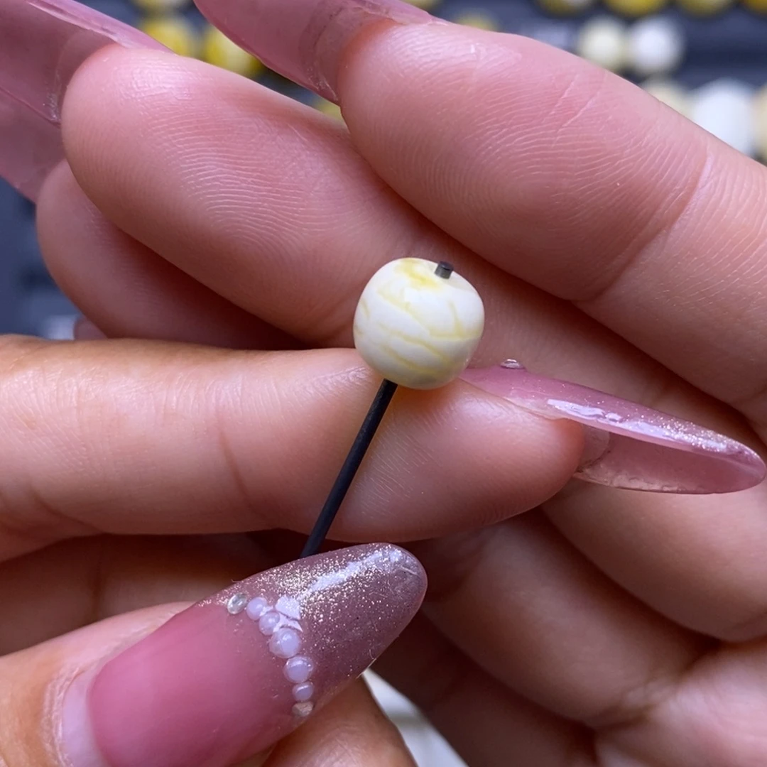 植物珀未镶嵌珠宝奇石浓白妖花老型8.6*7.8mm