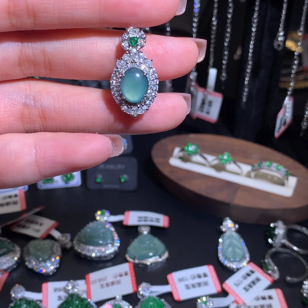 翡翠未镶嵌吊坠(不含链)吊坠