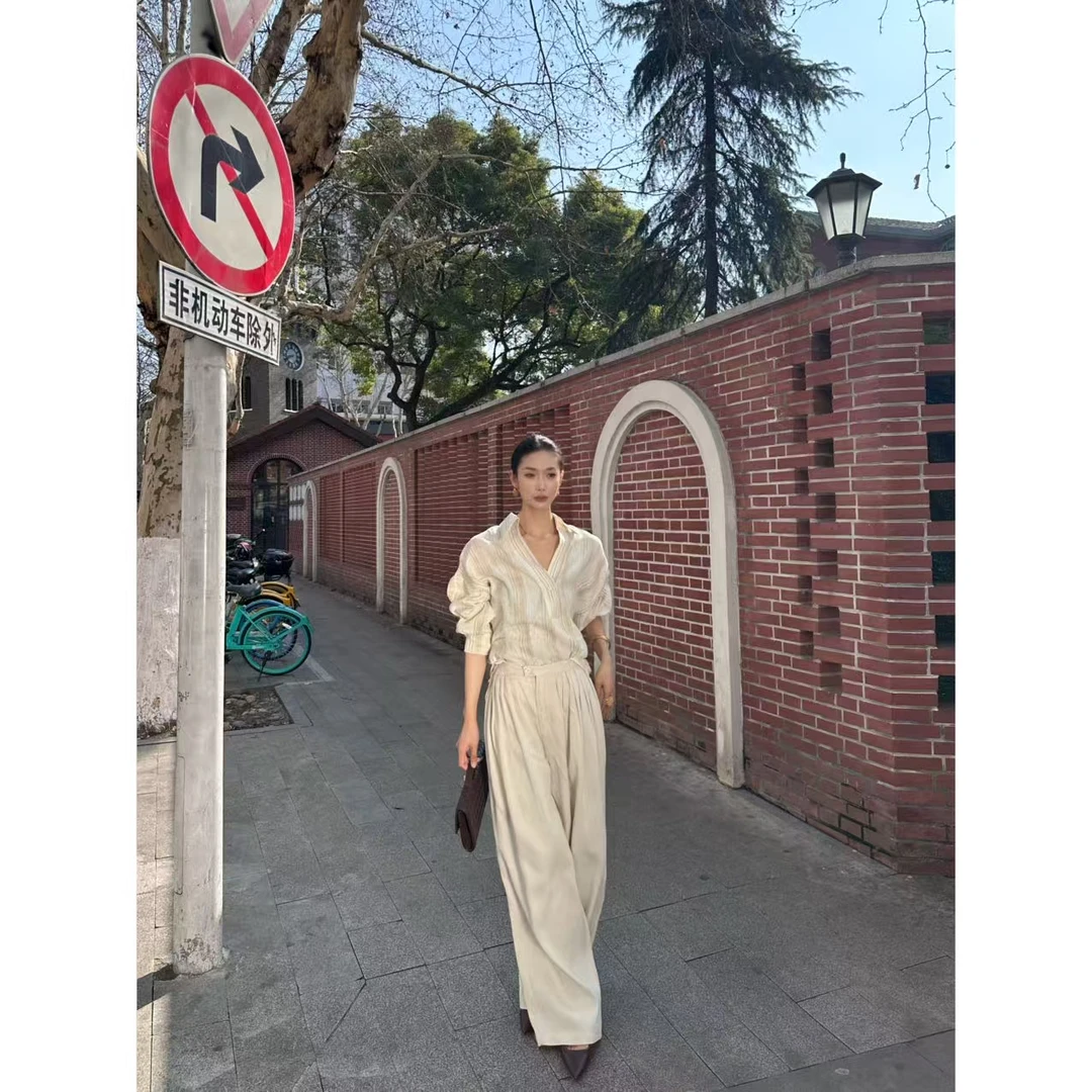 FIINAL《公元前夕》设计感V领束腰衬衫+休闲阔腿裤套装