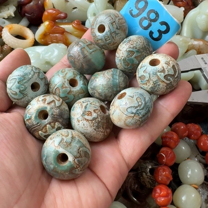 有***人玛瑙/玉髓颈饰合金