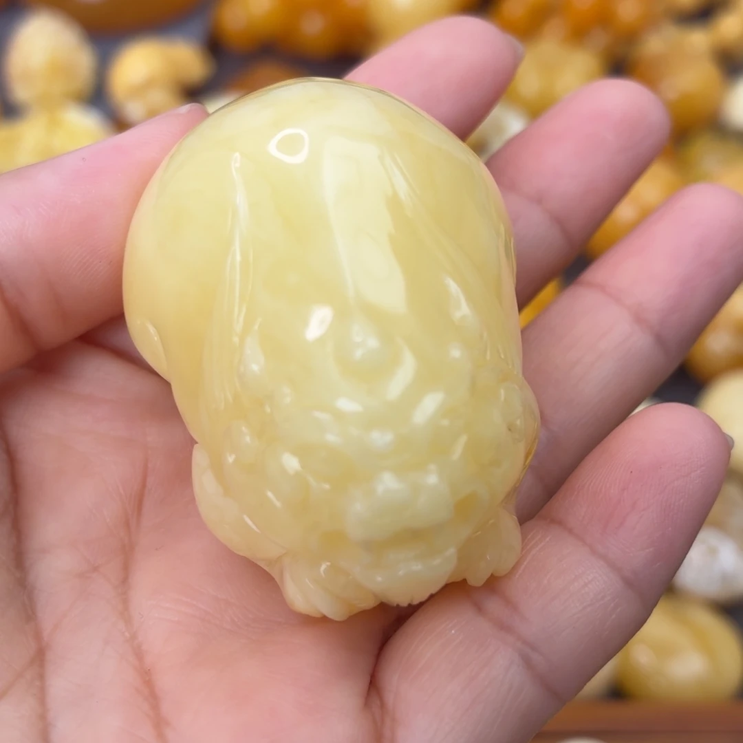 裸石虫珀未镶嵌貔貅