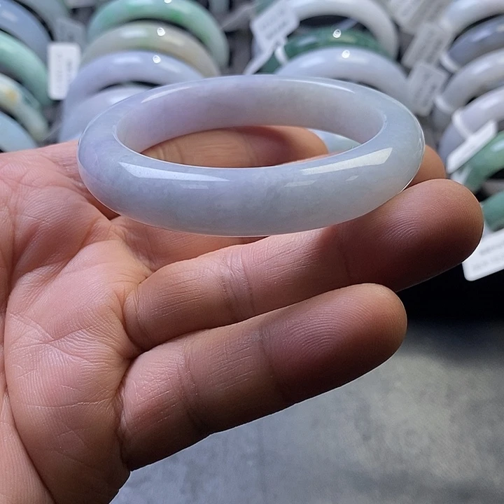 翡翠未镶嵌手镯6、正