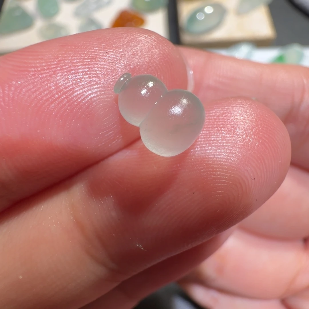 定制翡翠未镶嵌高冰立体小葫芦