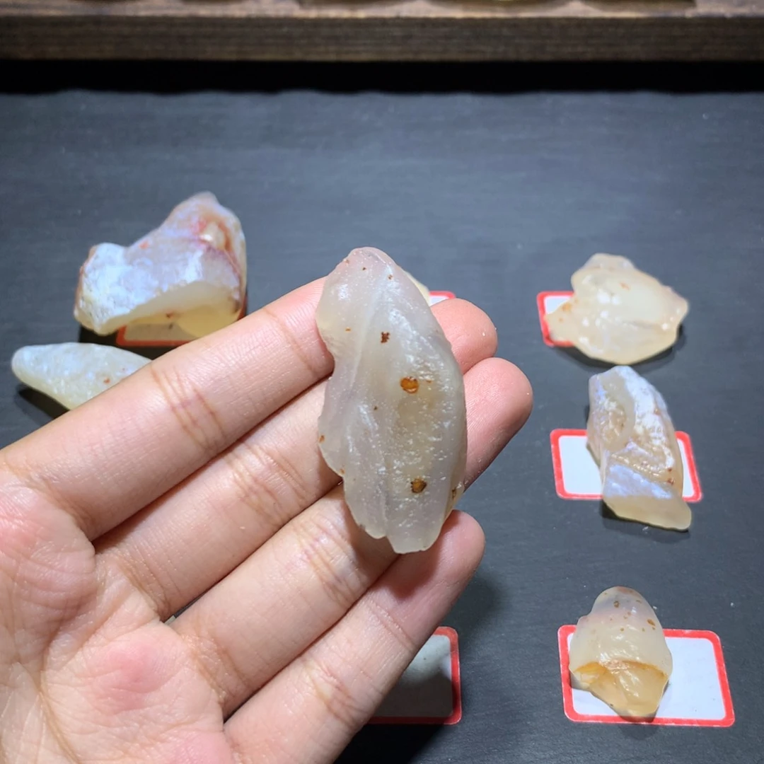 未镶嵌玛瑙/玉髓珠宝奇石