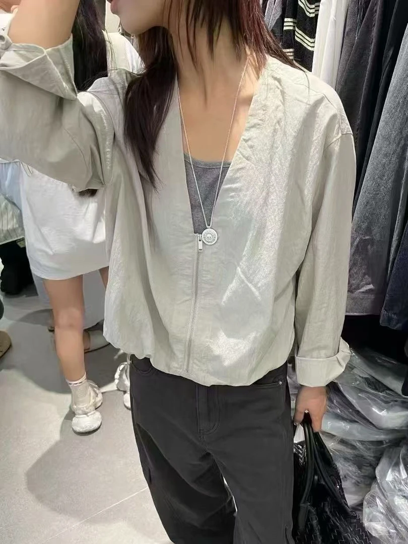 2025秋新款韩版v领百搭小众短款拉链衬衫女高级感气质假两件上衣