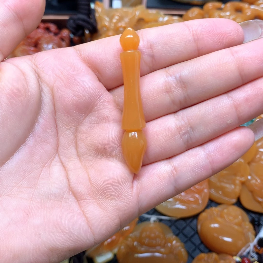 石英质玉（黄龙玉）未镶嵌挂件