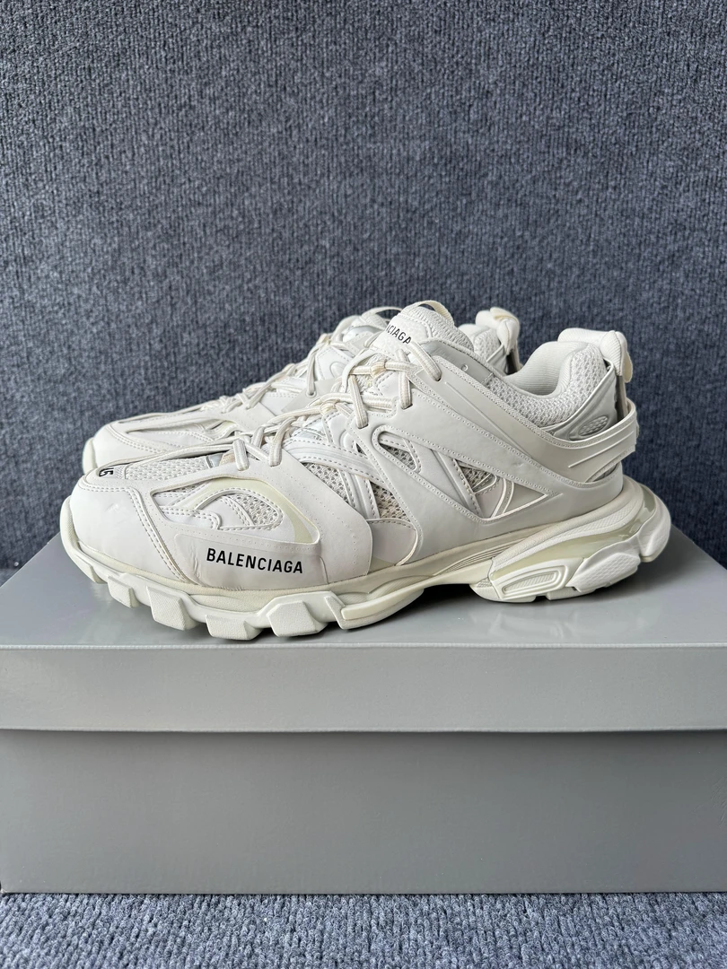 全新未使用 Balenciaga/巴黎世家 45码 track 纯白 老爹鞋 原盒