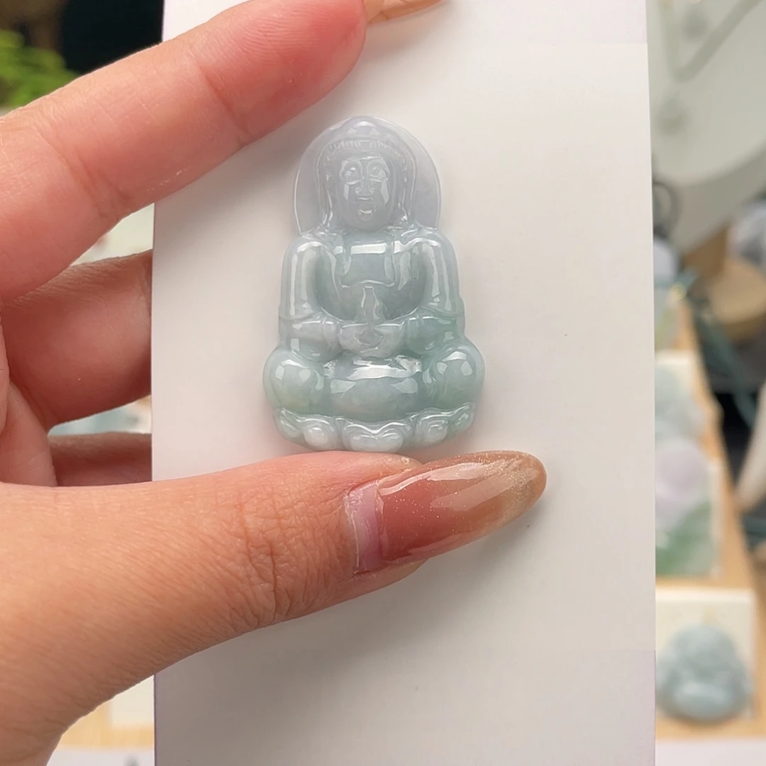 翡翠未镶嵌颈饰观音