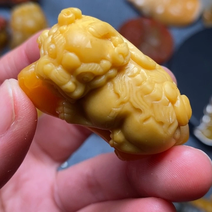 石英质玉（黄龙玉）合金颈饰