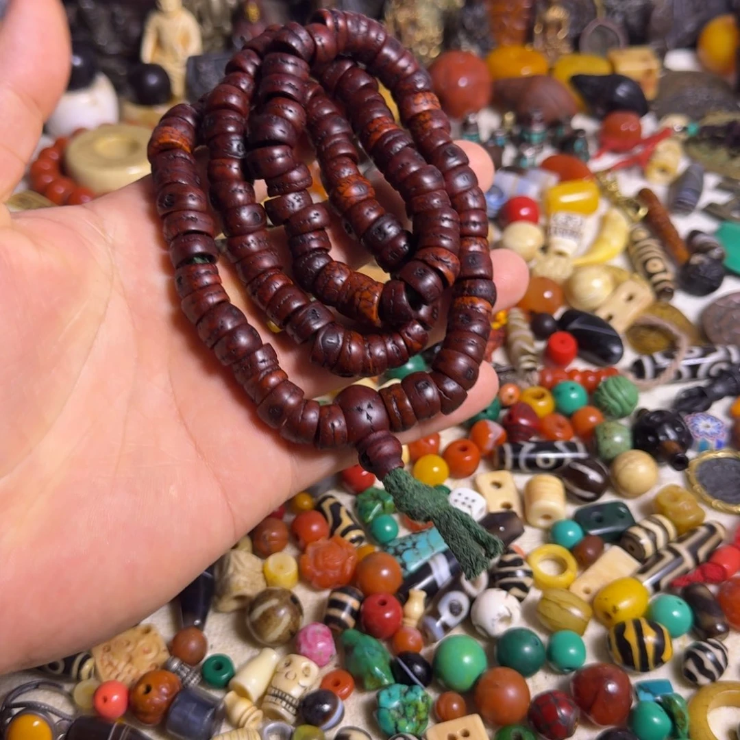 颈饰琉璃风眼念珠