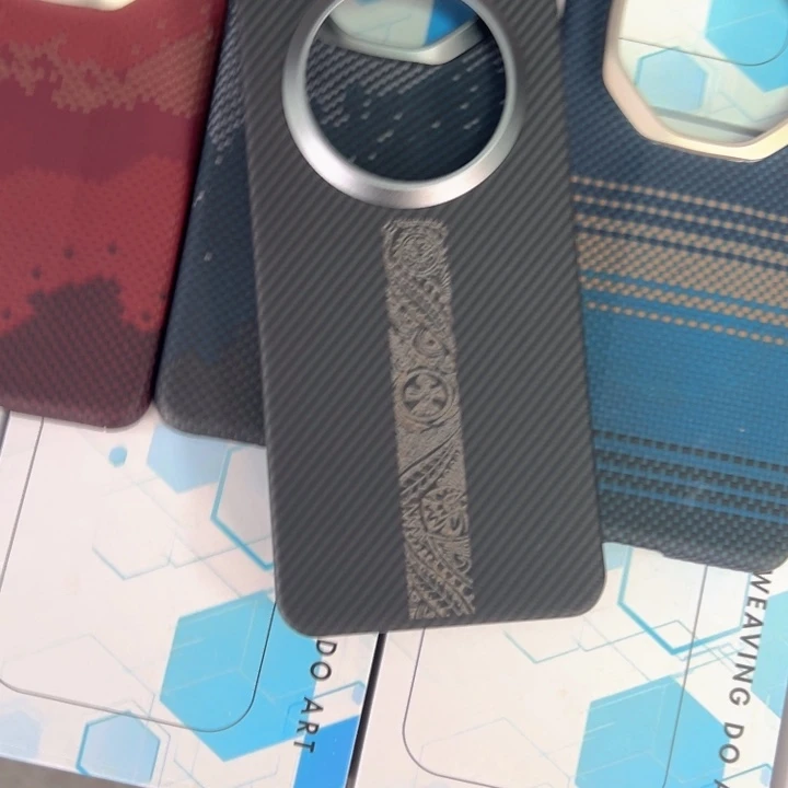 Mate70黑灰太阳神鸟带磁吸