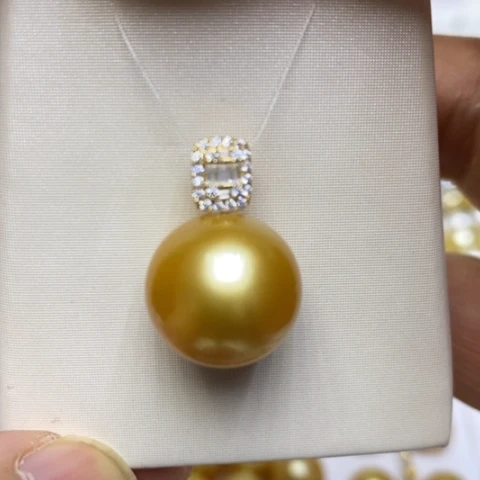 海水珍珠颈饰18K金镶嵌