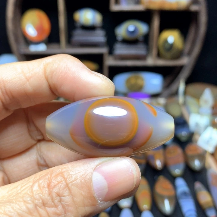 未镶嵌颈饰玛瑙/玉髓东*