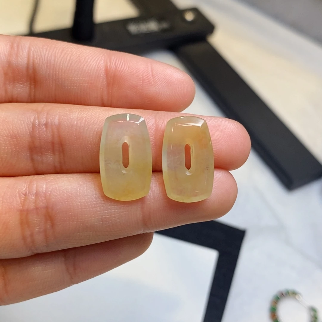 翡翠耳饰未镶嵌裸石方糖