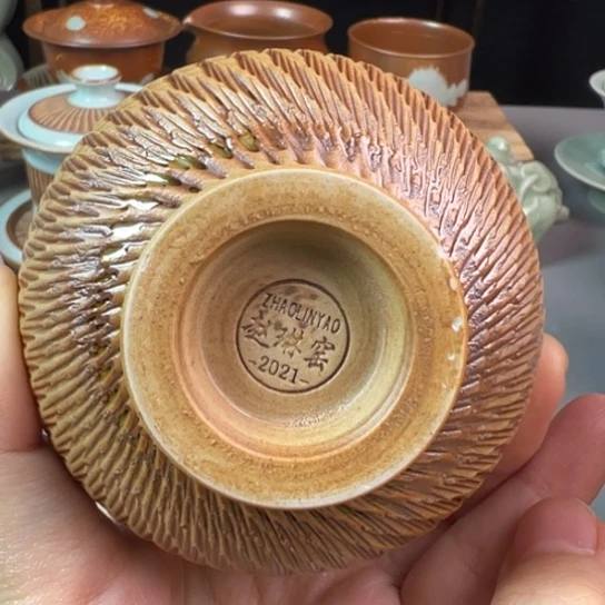 杯纯手工，不带礼盒，微瑕