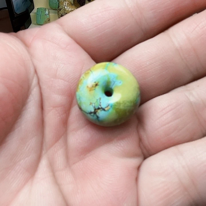 绿松石颈饰未镶嵌