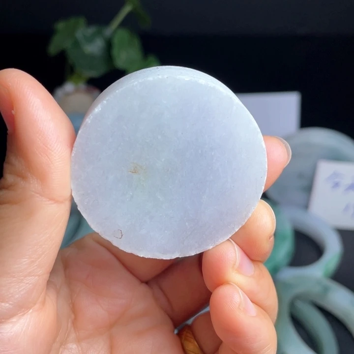 翡翠挂件未镶嵌镯心