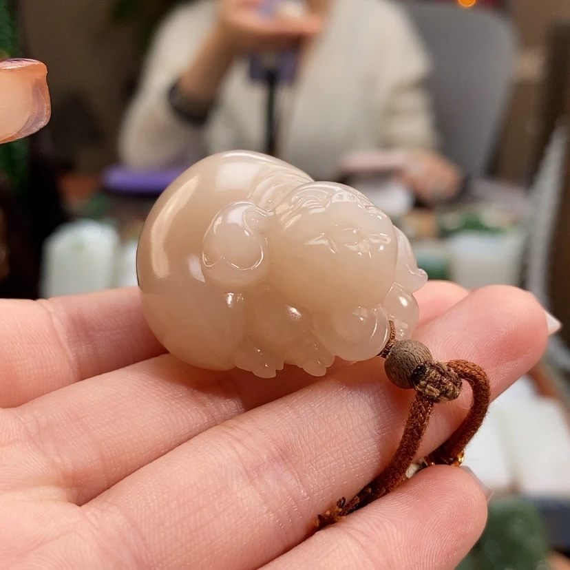 【闪购商品】吊坠(赠链)未镶嵌和田玉