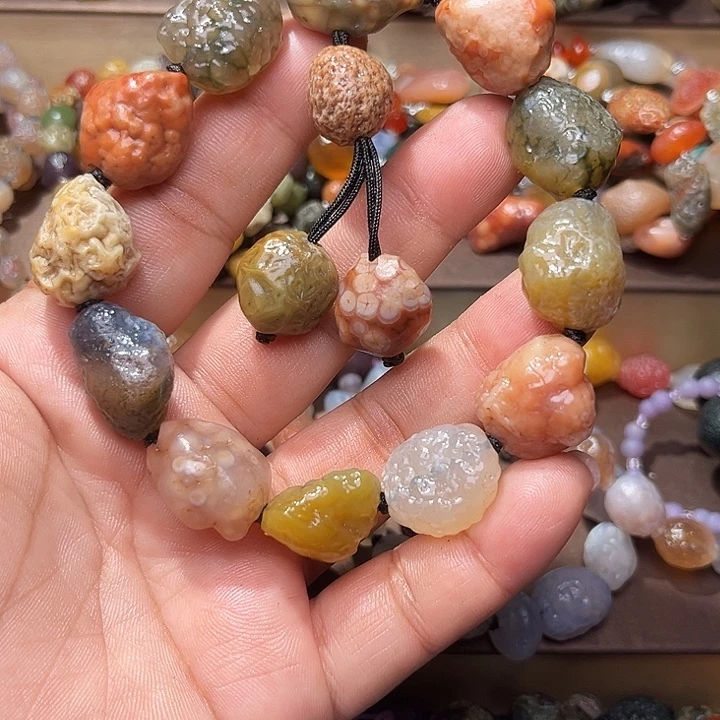 阿拉善彩玛瑙手串