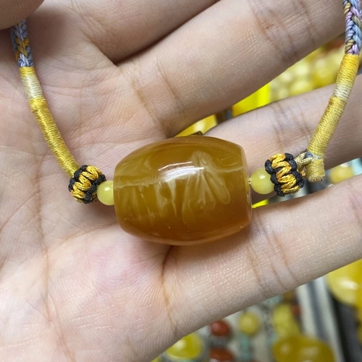 蜜蜡未镶嵌裸石吊坠