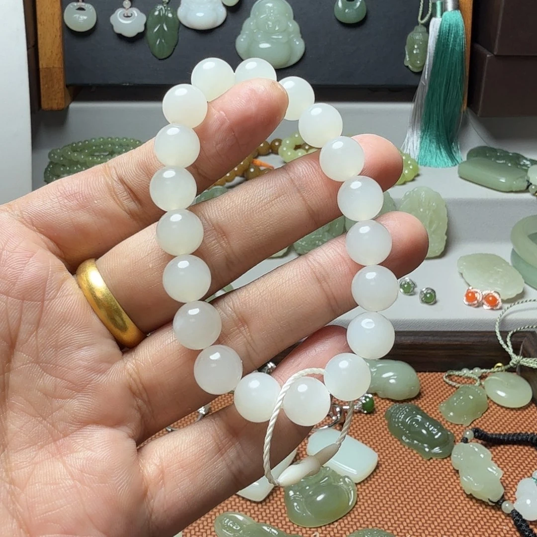 秋***秋和田玉未镶嵌颈饰