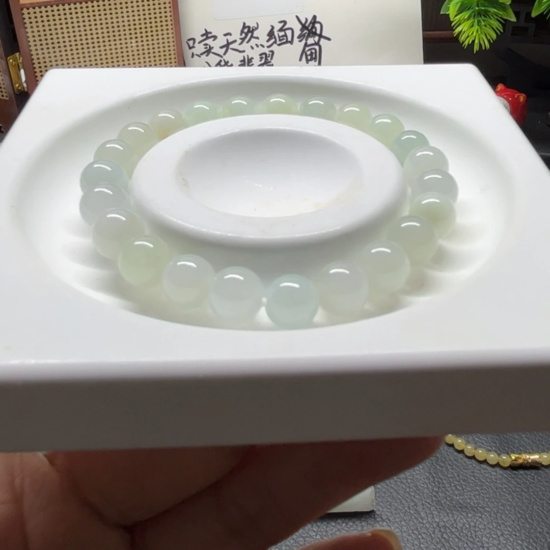 定制翡翠未镶嵌卡8手串
