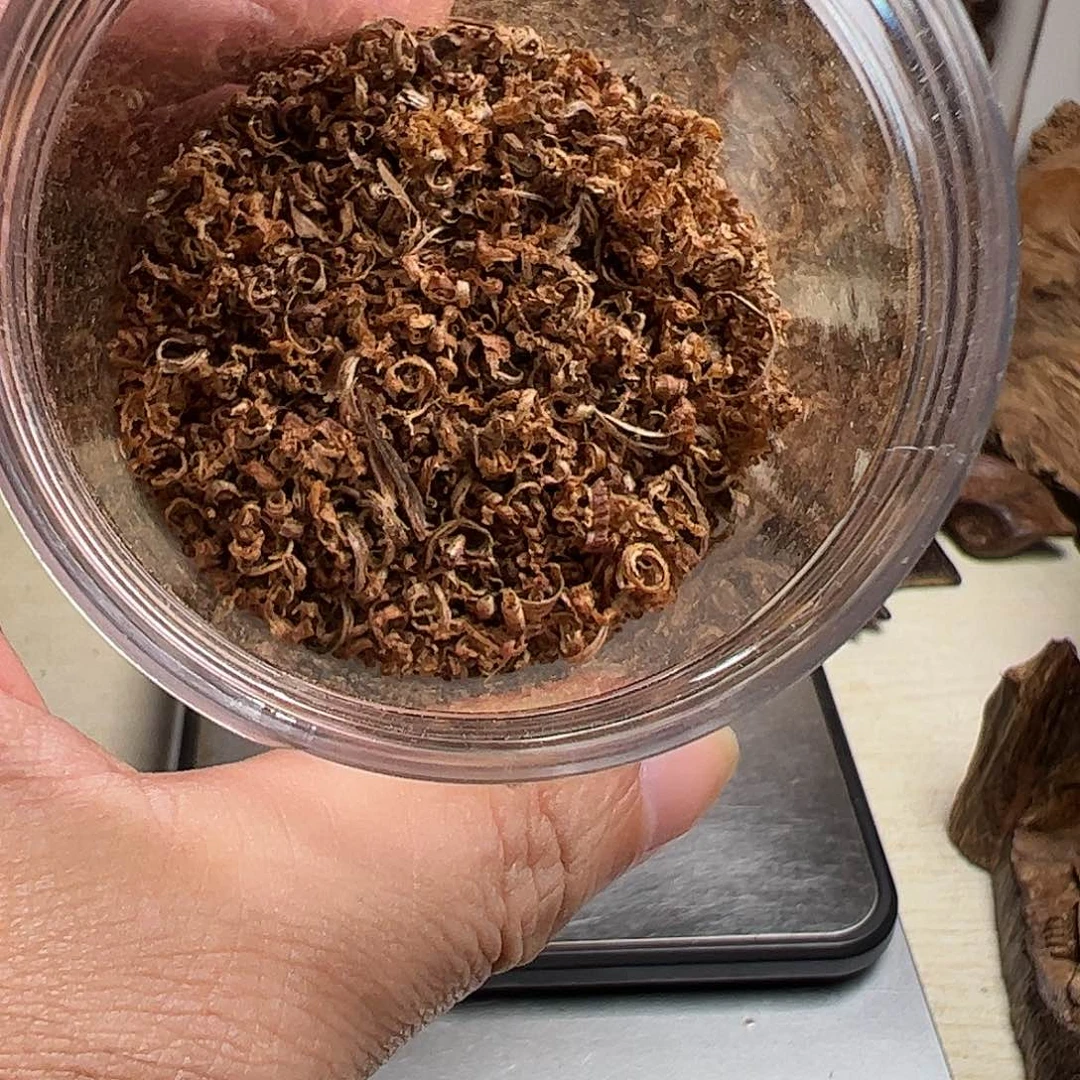 沉香碎屑沉香达拉干沉水勾丝2克多样性