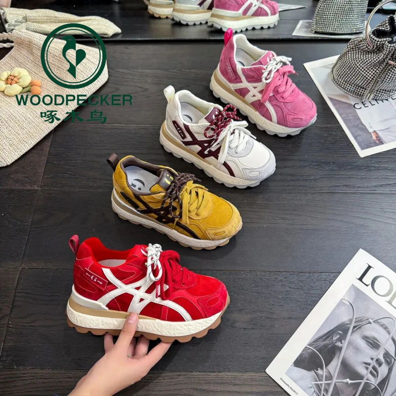 啄木鸟增高8CM2025秋季新款爆款软底休闲风隐形增高百搭透气女鞋