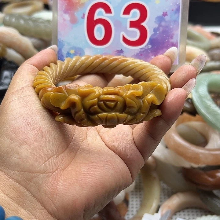 未镶嵌手镯石英岩玉