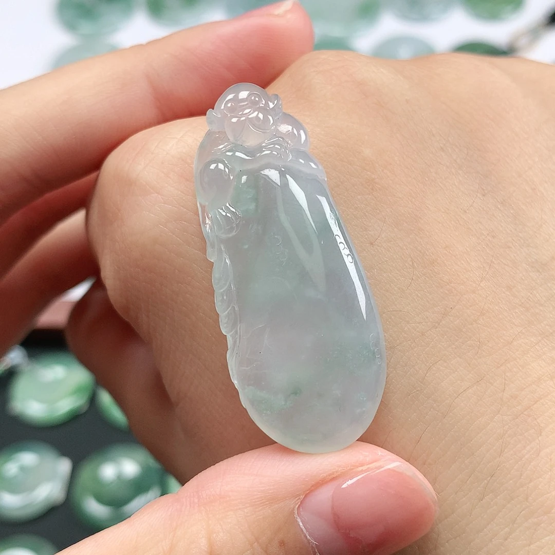 翡翠颈饰未镶嵌平安