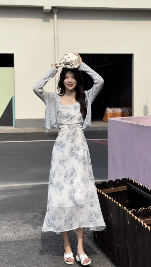 吊带长裙露腰法式连衣裙夏季气质长款裙子碎花吊带裙设计感显瘦