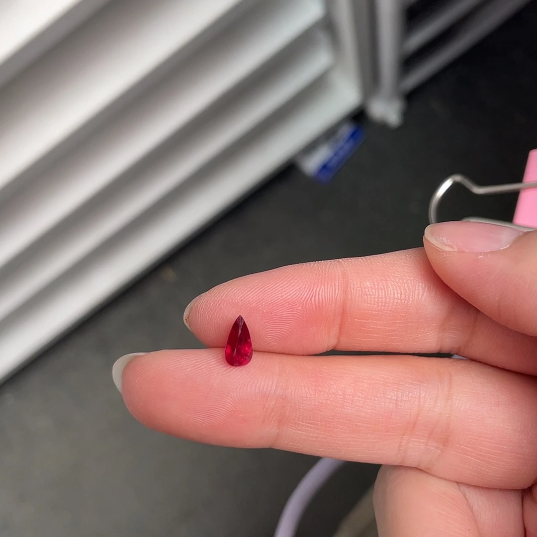 裸石未镶嵌红宝石1.05ct鸽血红莫桑比克 特价