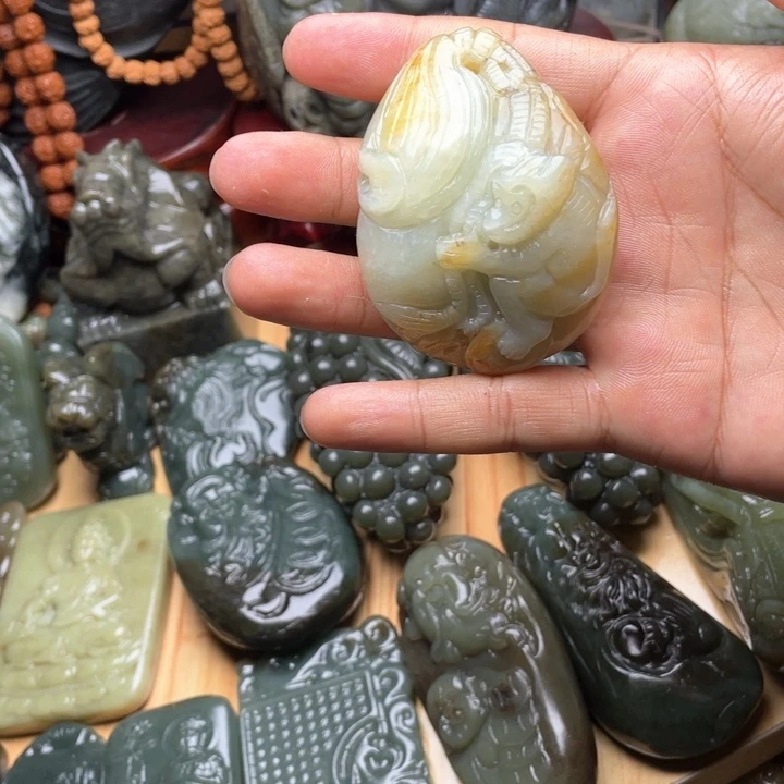 和田玉未镶嵌挂件