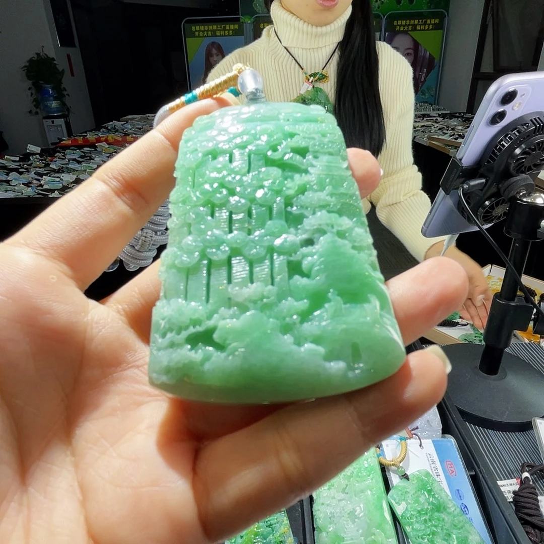 颈饰未镶嵌翡翠一