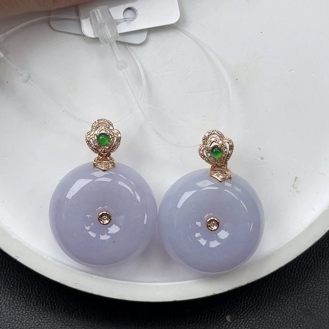 翡翠18K金镶嵌颈饰肥厚扣多样性发一