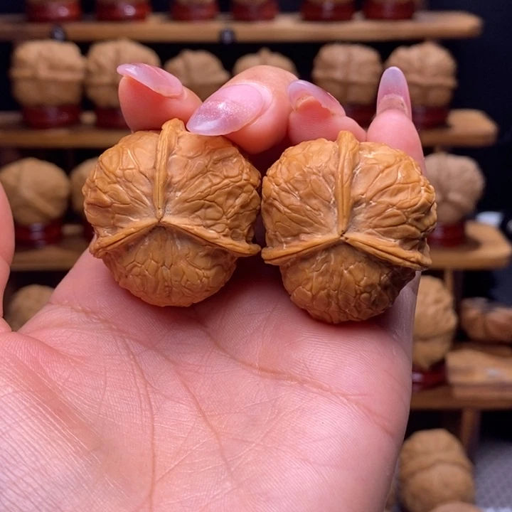 文玩核桃把件柿饼三棱41