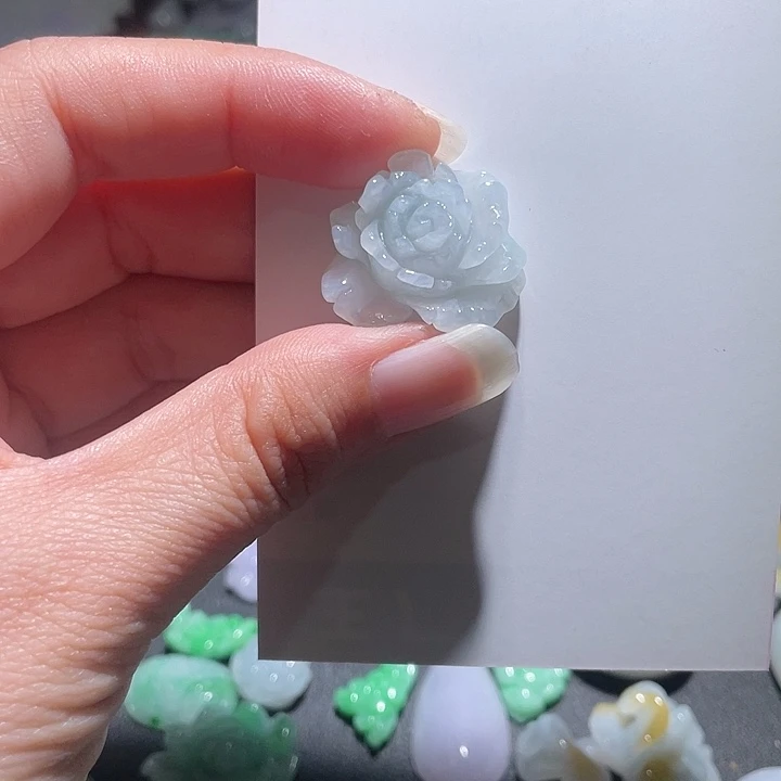 颈饰未镶嵌翡翠天