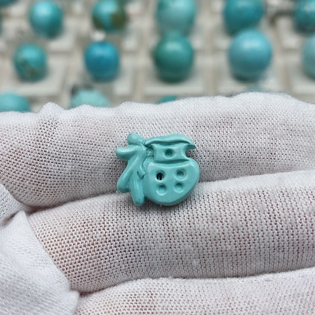 绿松石配饰未镶嵌