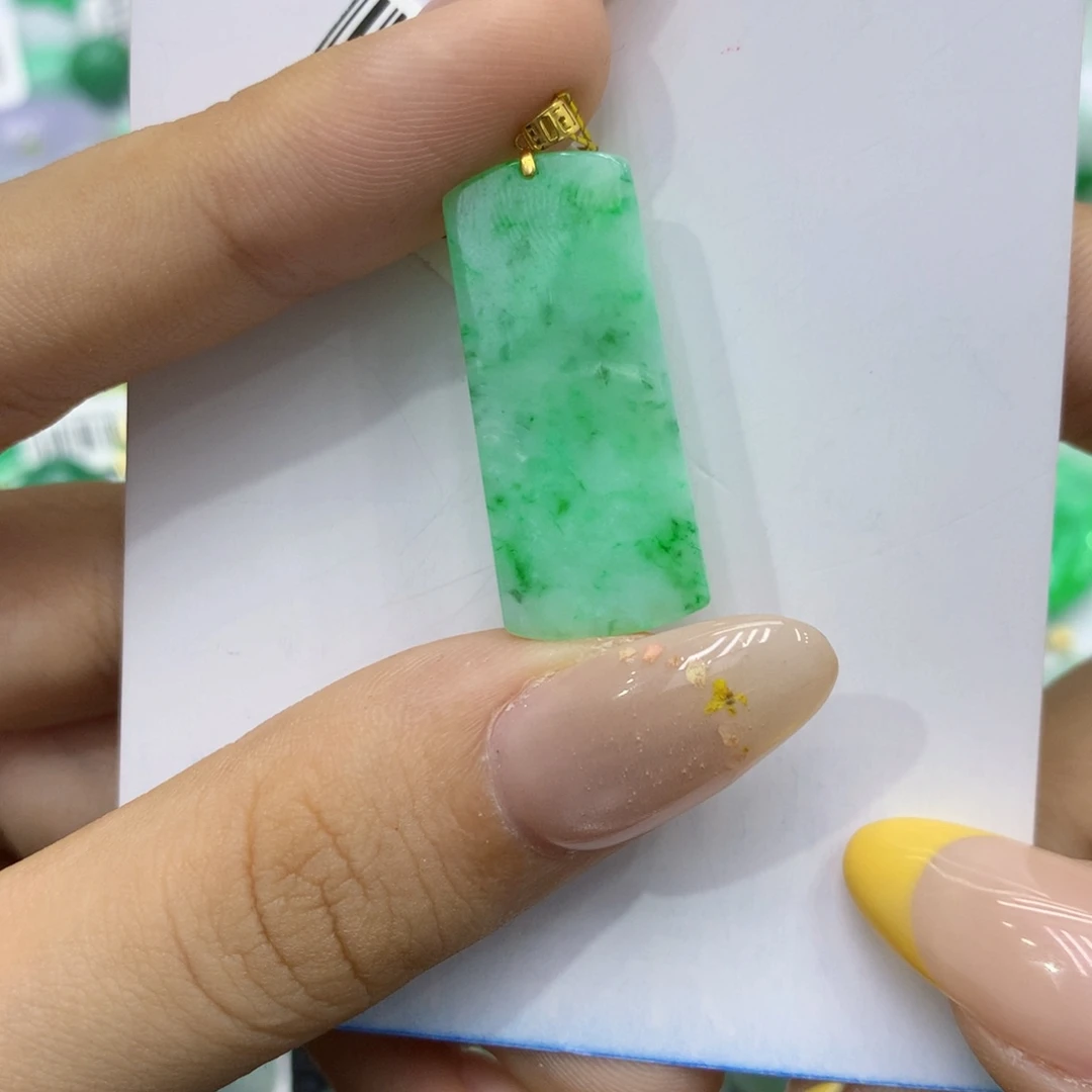 颈饰18K金镶嵌翡翠翡翠