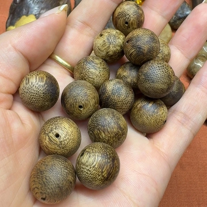 大叶紫檀（黑酸枝木类）