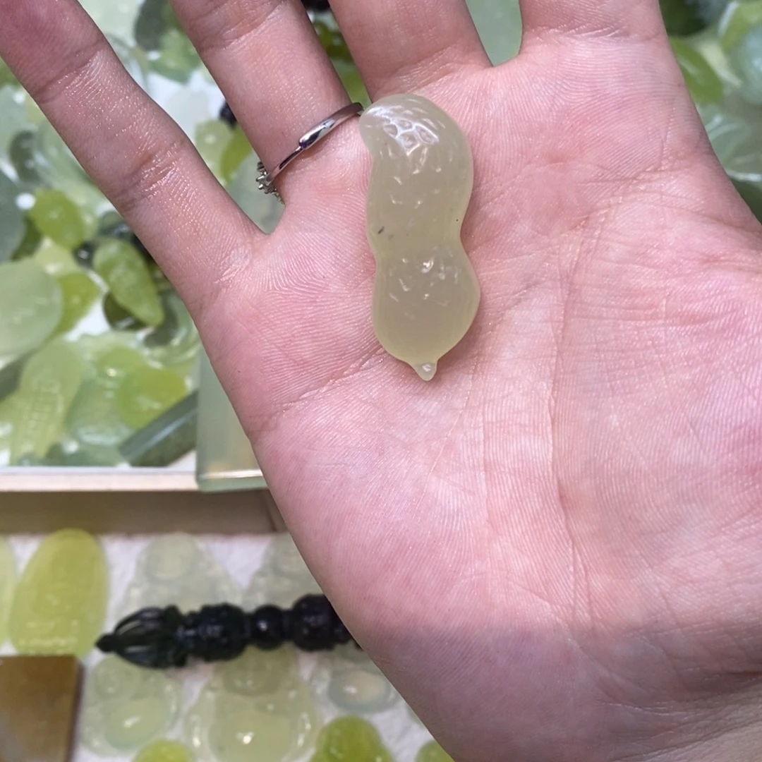 岫玉未镶嵌吊坠(不含链)