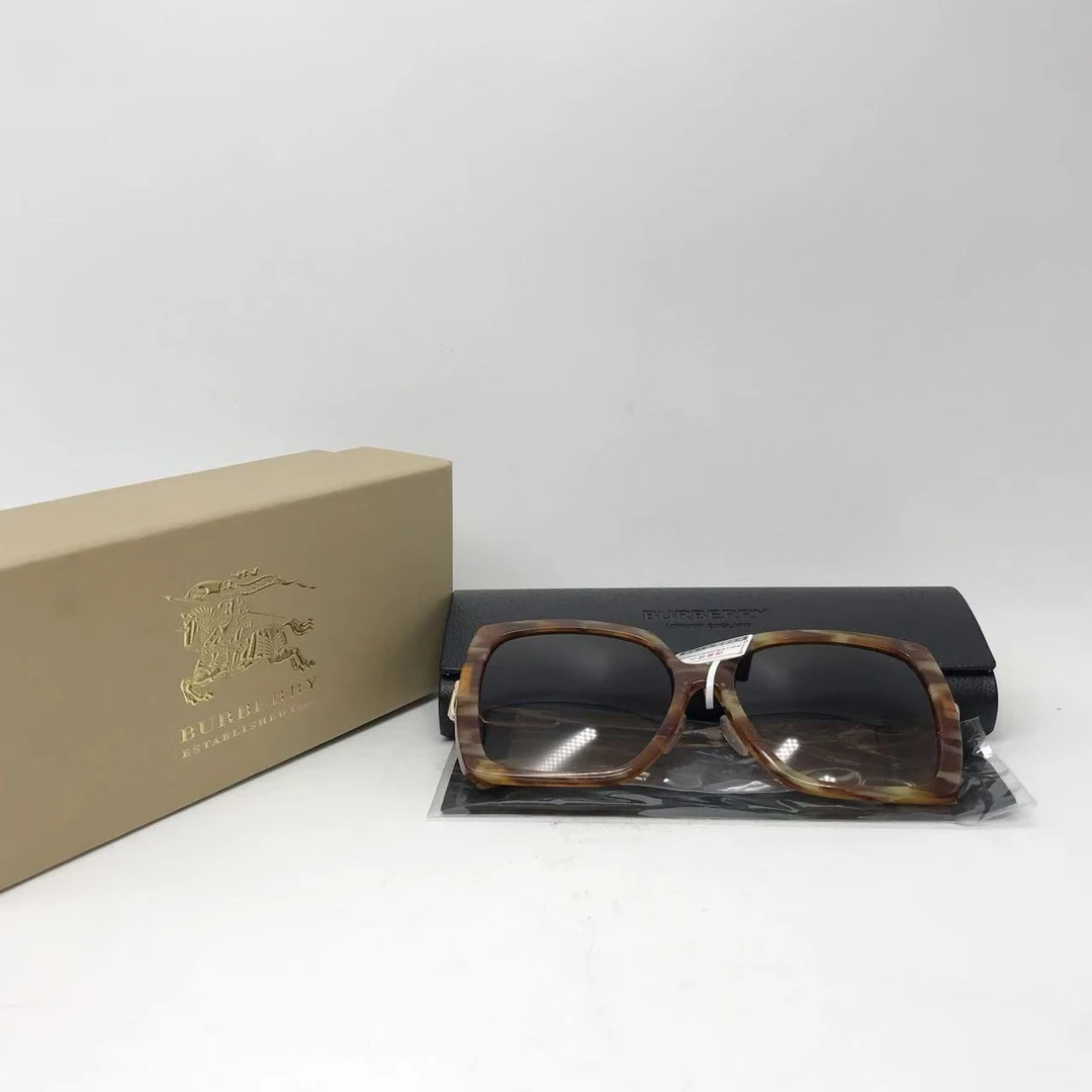 未使用 BURBERRY/博柏利 洋诚二手 巴宝莉墨镜