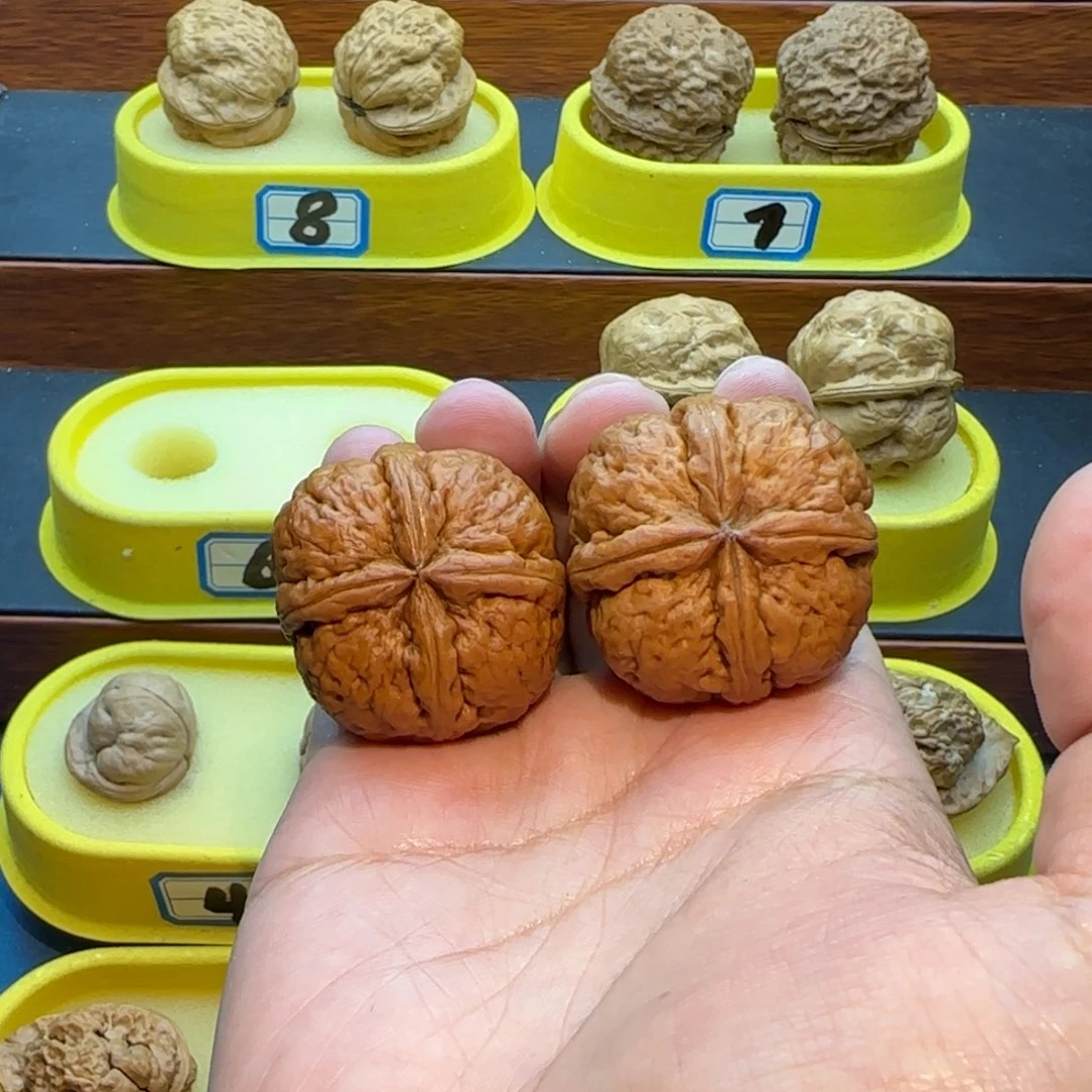 古***歌桃核把件四炸核桃