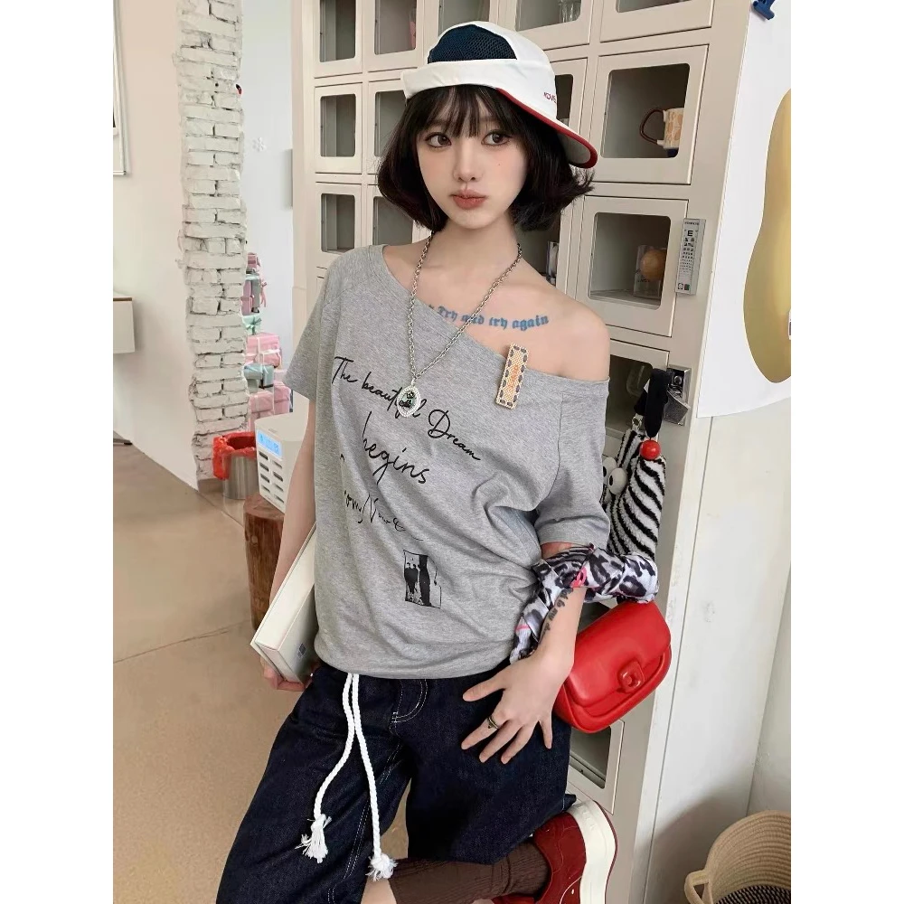 【运补6米】复古字母印花一字肩斜肩短袖女夏季休闲宽松显瘦上衣T恤