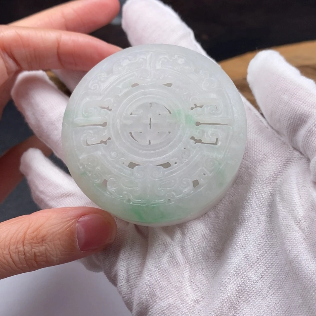 叶***子定制翡翠未镶嵌香盒
