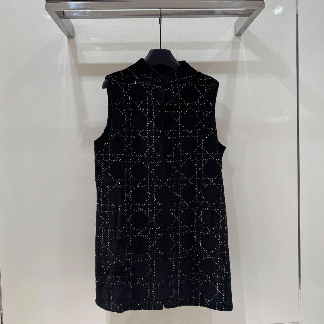 QIQIFUR 水貂貂绒藤格纹钉珠串珠马甲