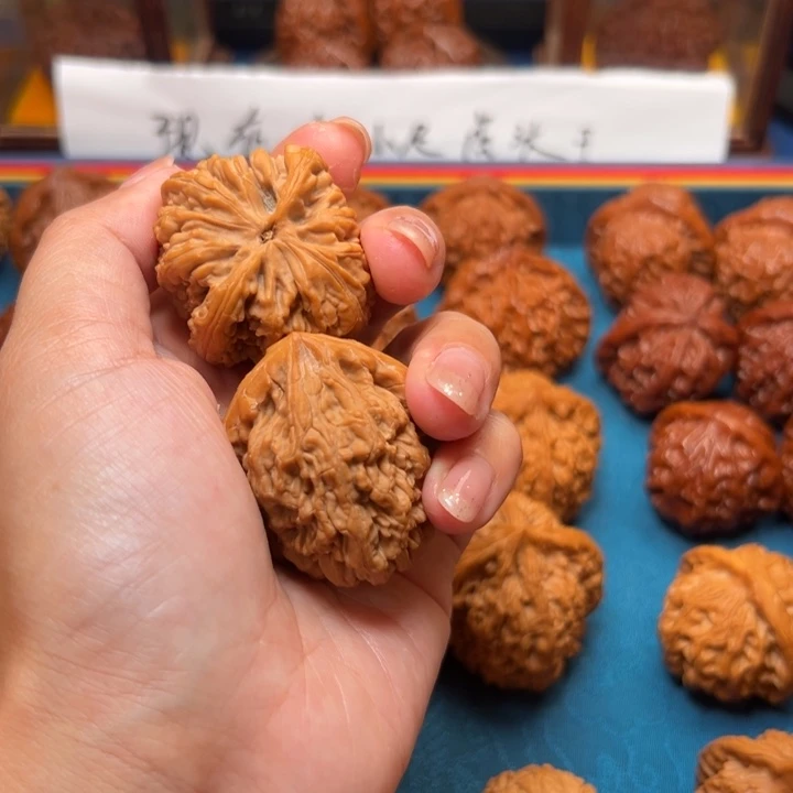 吊坠桃核好**连好好好好好好