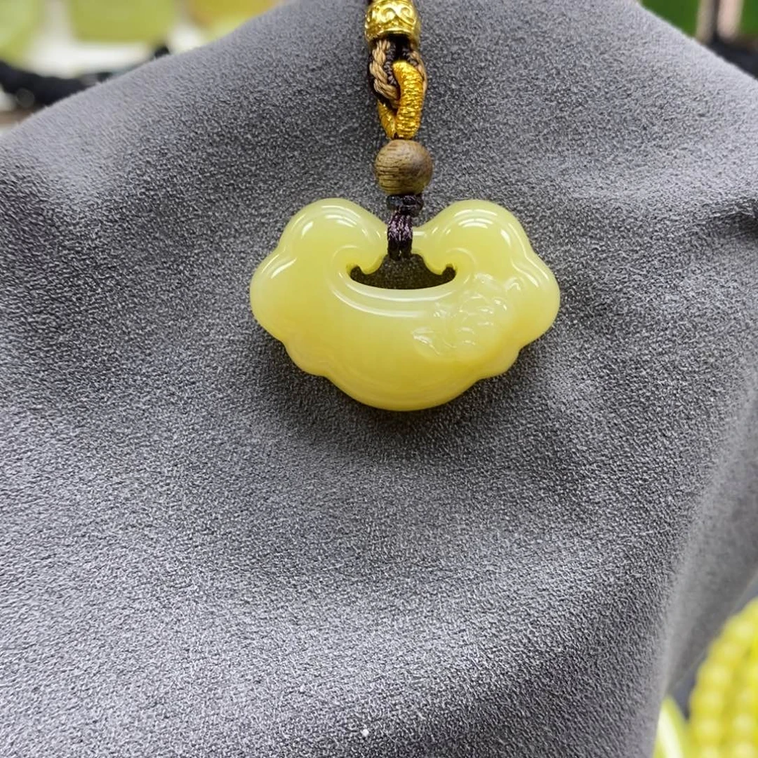 和田玉（黄玉）未镶嵌颈饰