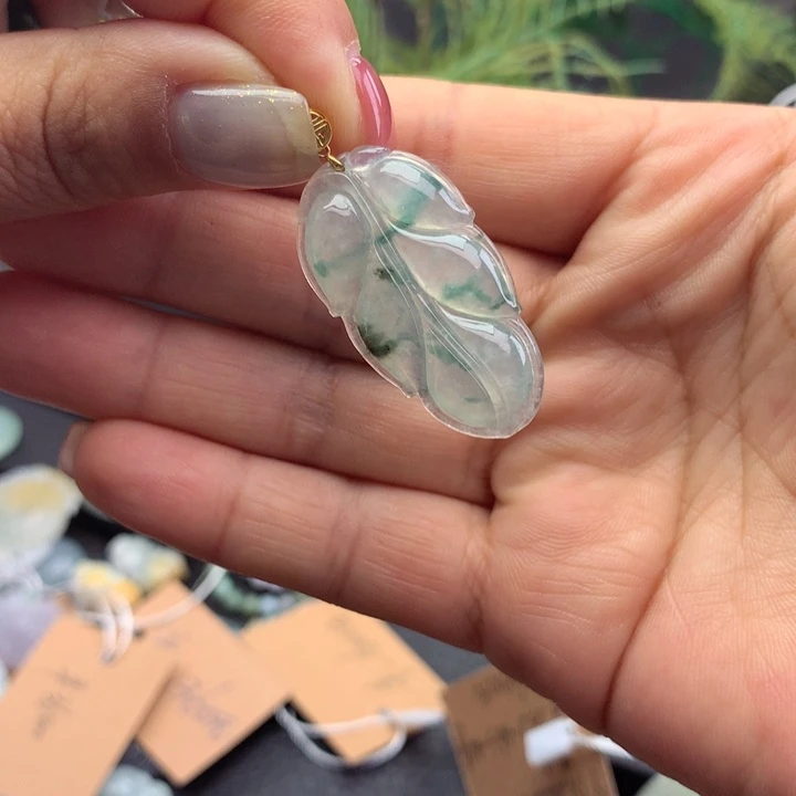 翡翠18K金镶嵌颈饰天然翡翠吊坠