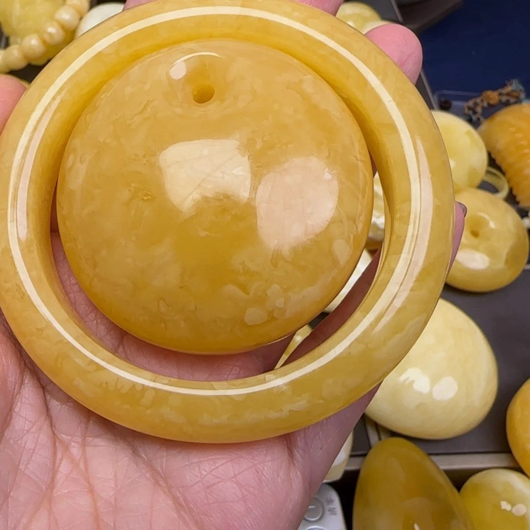 蜜蜡颈饰未镶嵌举**日天然蜜蜡